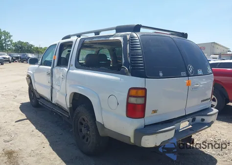 2002 Chevrolet Suburban 1500 Z71 из США, поврежденный, VIN 3GNFK16ZX2G254983